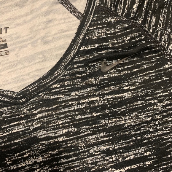 Nike Dri-Fit Tee - Picture 4 of 7